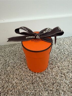 Hermès Orange Round Gift Box with Brown Ribbon